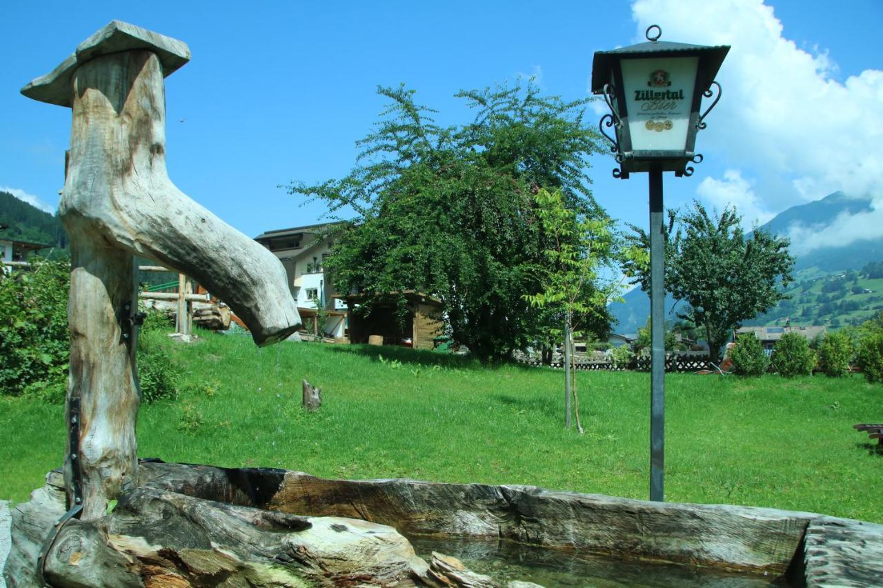 Gasthof Zum Loewen Aschau Im Zillertal Bagian luar foto