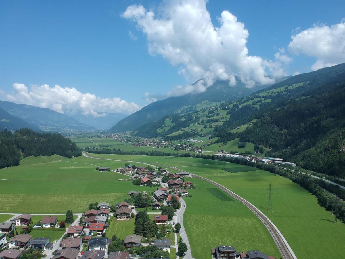 Gasthof Zum Loewen Aschau Im Zillertal Bagian luar foto