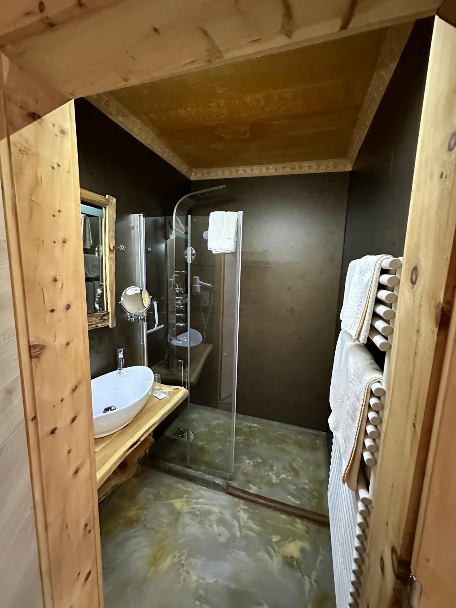 Gasthof Zum Loewen Aschau Im Zillertal Bagian luar foto
